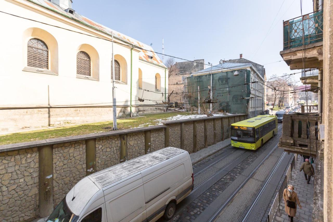Квартира Студія Біля Оперного Театру По Вулиці Гонти 4 Lviv Ngoại thất bức ảnh